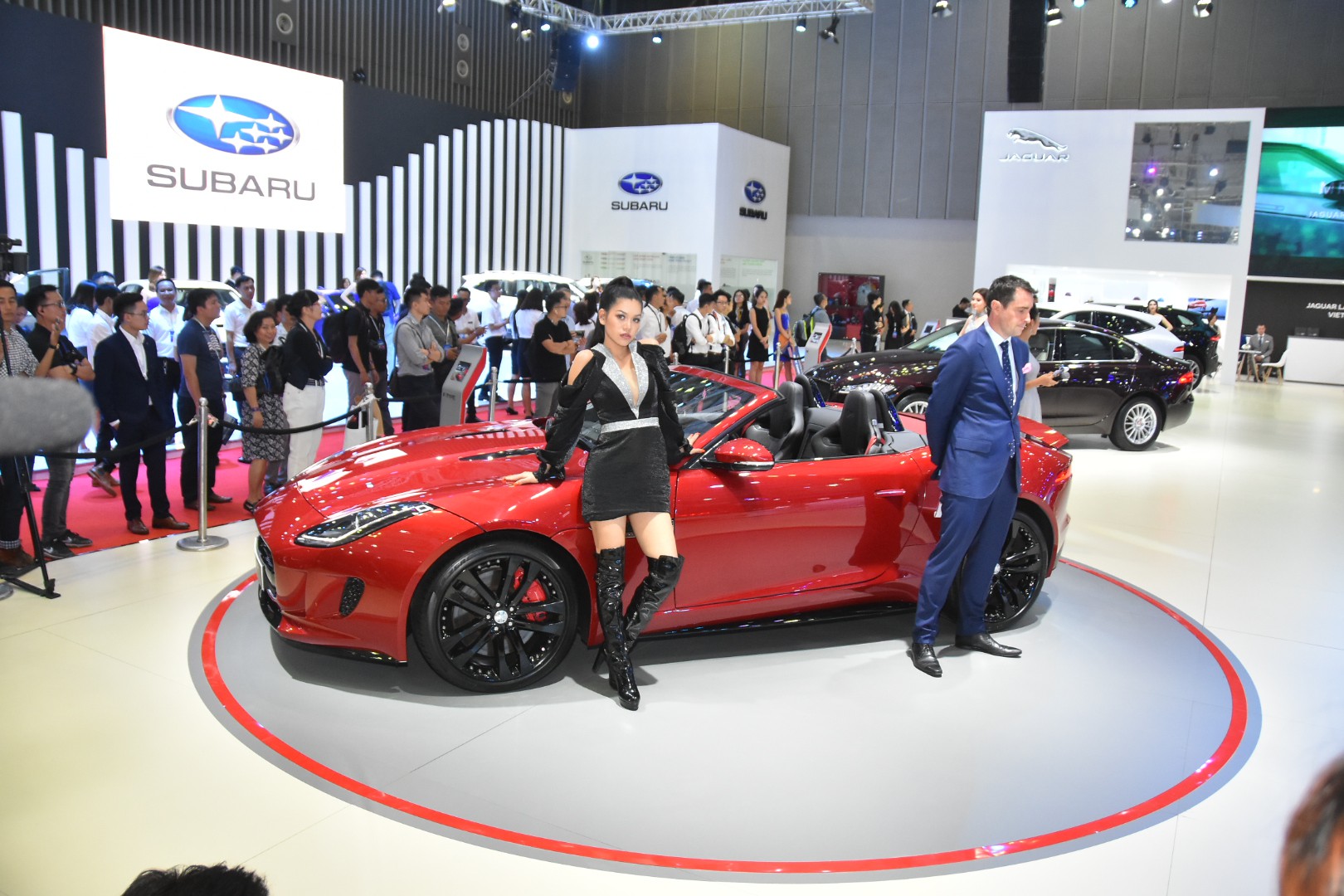 Gần 100 mẫu ôtô mới nhất trình diễn tại Vietnam Motor Show 2019