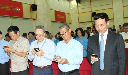 Bộ trưởng Nguyễn Mạnh Hùng phát động nhắn tin ủng hộ người nghèo