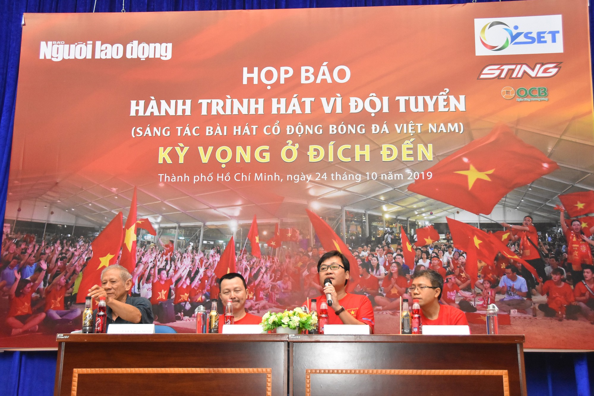 Cuộc thi sáng tác "Bài hát cổ động bóng đá Việt Nam":  Chờ chủ nhân giải thưởng 300 triệu đồng