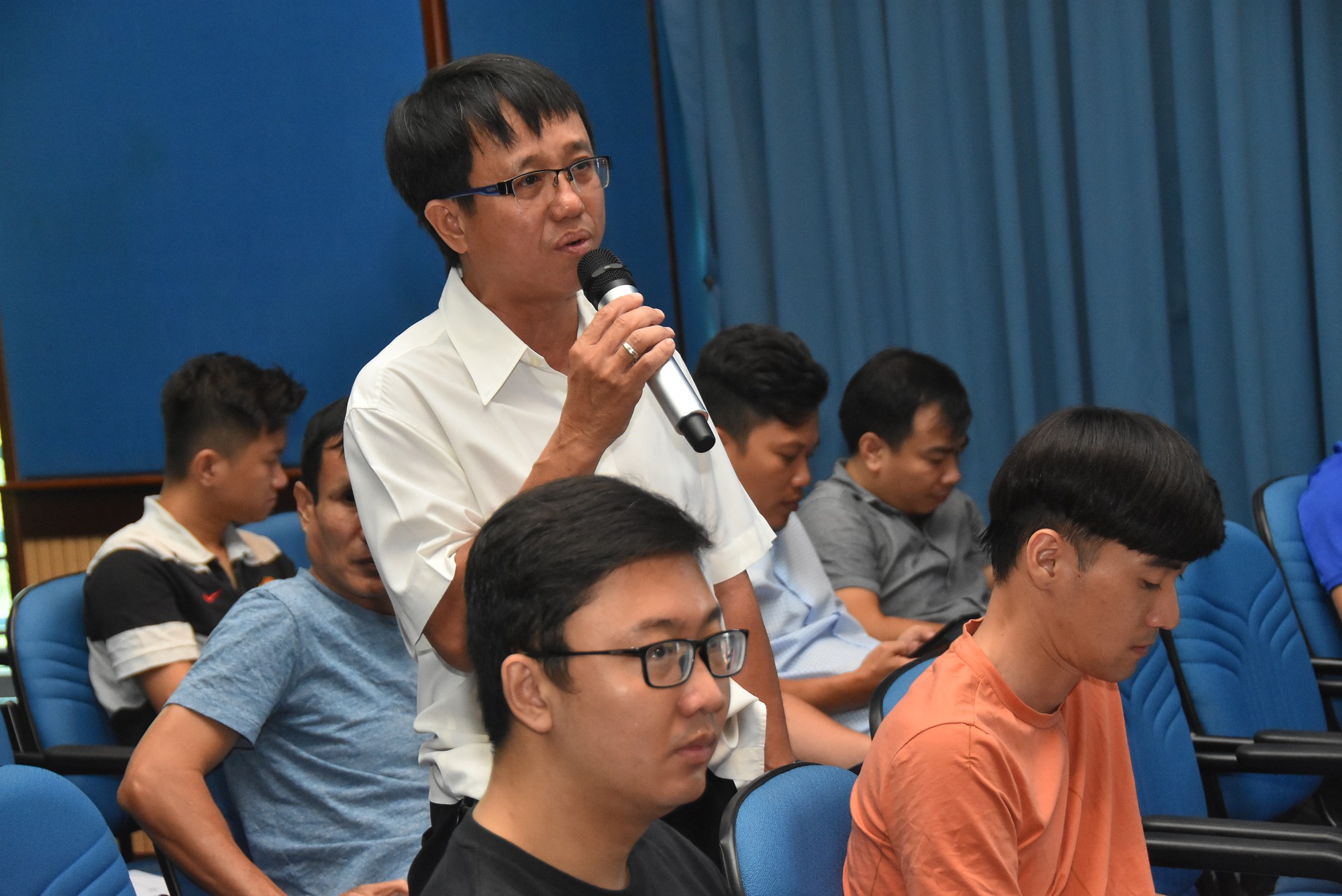 Cuộc thi s&aacute;ng t&aacute;c B&agrave;i h&aacute;t cổ động b&oacute;ng đ&aacute; Việt Nam: Tăng tốc về đ&iacute;ch - Ảnh 5.