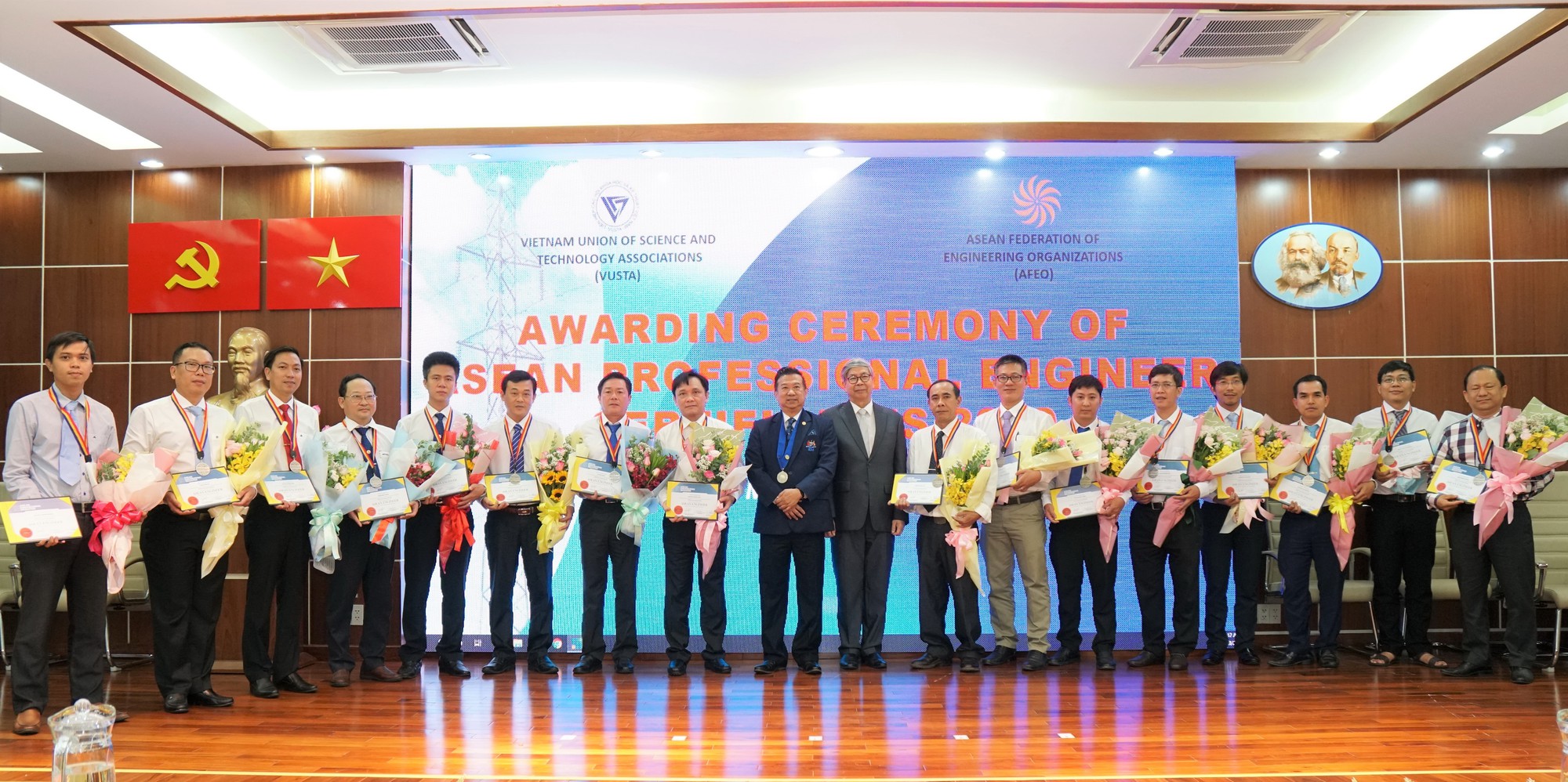 EVNSPC: 15 kỹ sư được c&ocirc;ng nhận Kỹ sư chuy&ecirc;n nghiệp ASEAN - Ảnh 1.