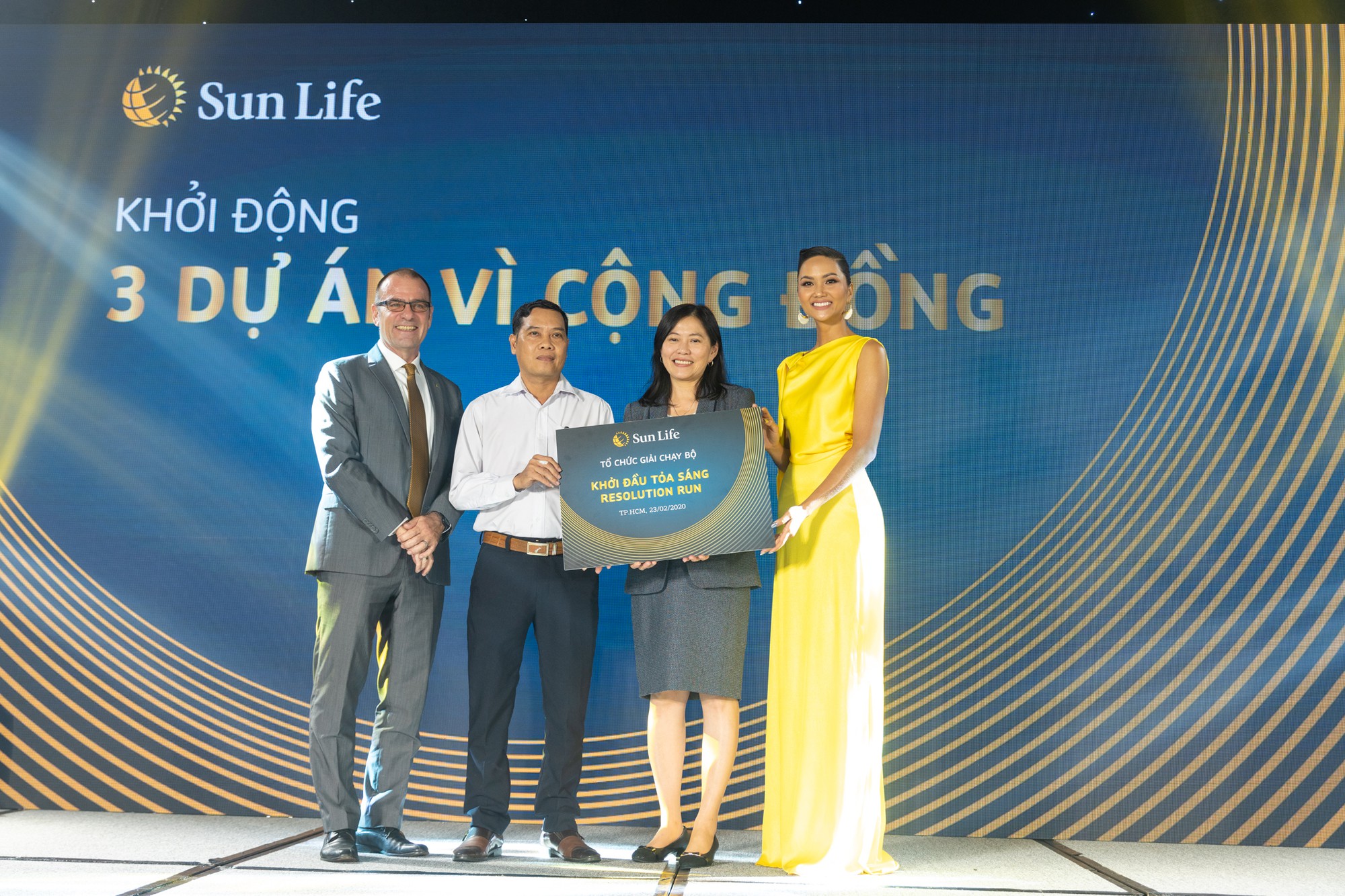 Hoa hậu H&rsquo;Hen Ni&ecirc; l&agrave; đại sứ thương hiệu Sun Life Việt Nam - Ảnh 1.