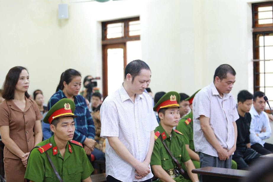 Gian lận thi cử ở Hà Giang: Tòa kiến nghị Bộ Công an điều tra có hay không việc đưa và nhận hối lộ