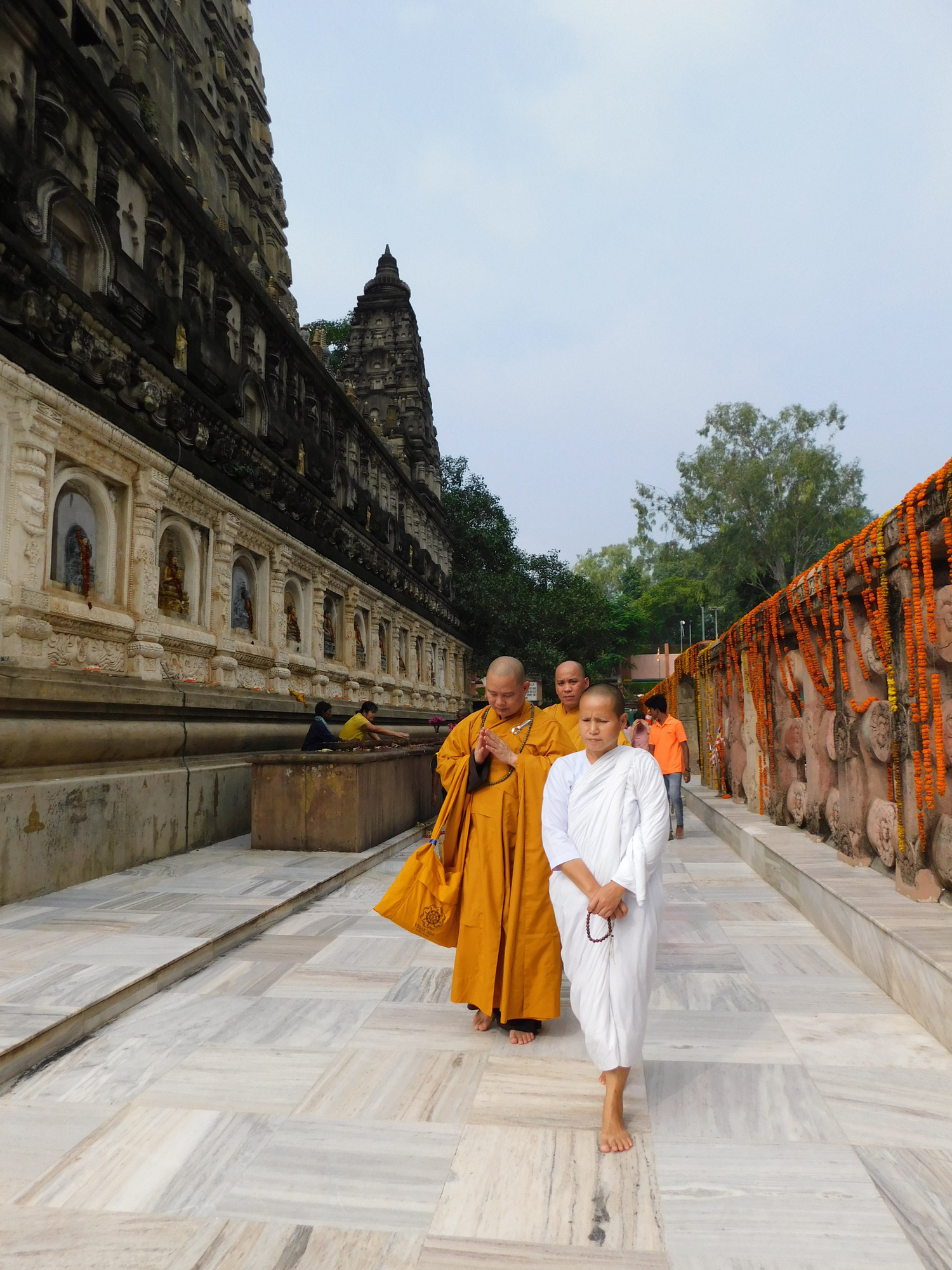 BODH GAYA, nơi muộn phiền bỏ lại - Ảnh 4.
