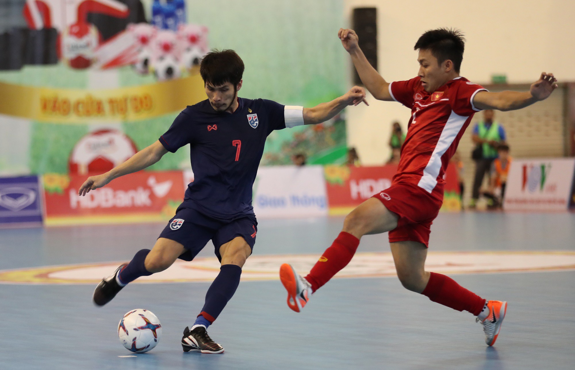 Futsal Việt Nam tiếp tục bị Thái Lan lấn lướt - Ảnh 3.