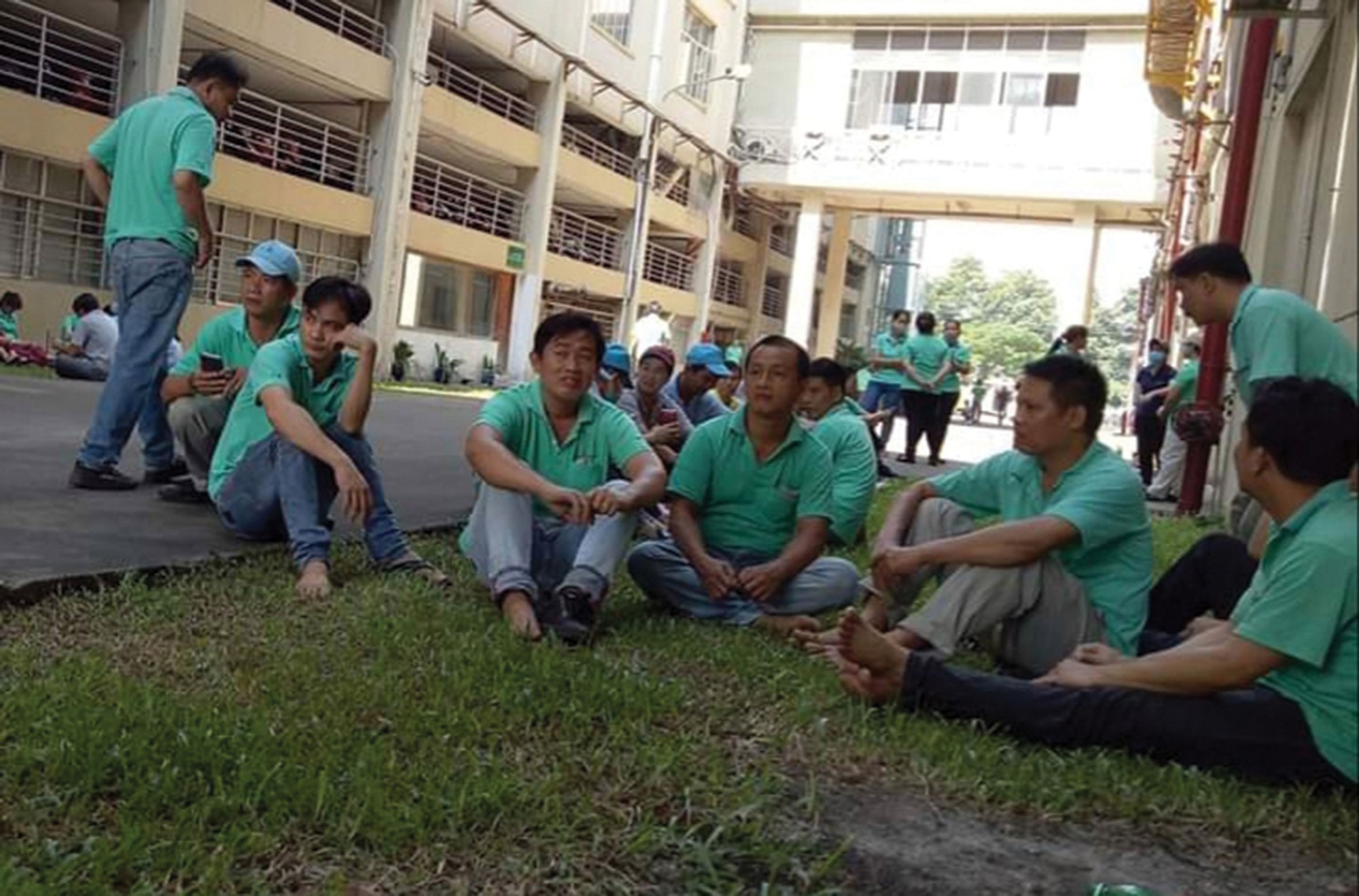 C&ocirc;ng nh&acirc;n C&ocirc;ng ty Theodore Alexander ngừng việc, y&ecirc;u cầu cải thiện bữa ăn giữa ca - Ảnh 1.