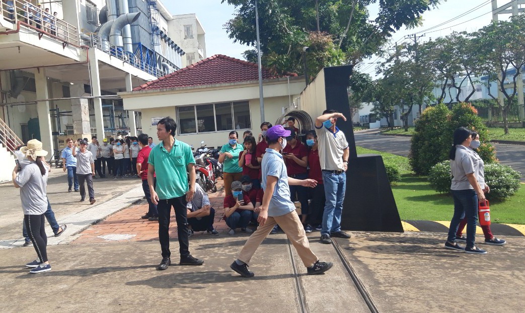 Sau ngộ độc thực phẩm, công nhân ngừng việc
