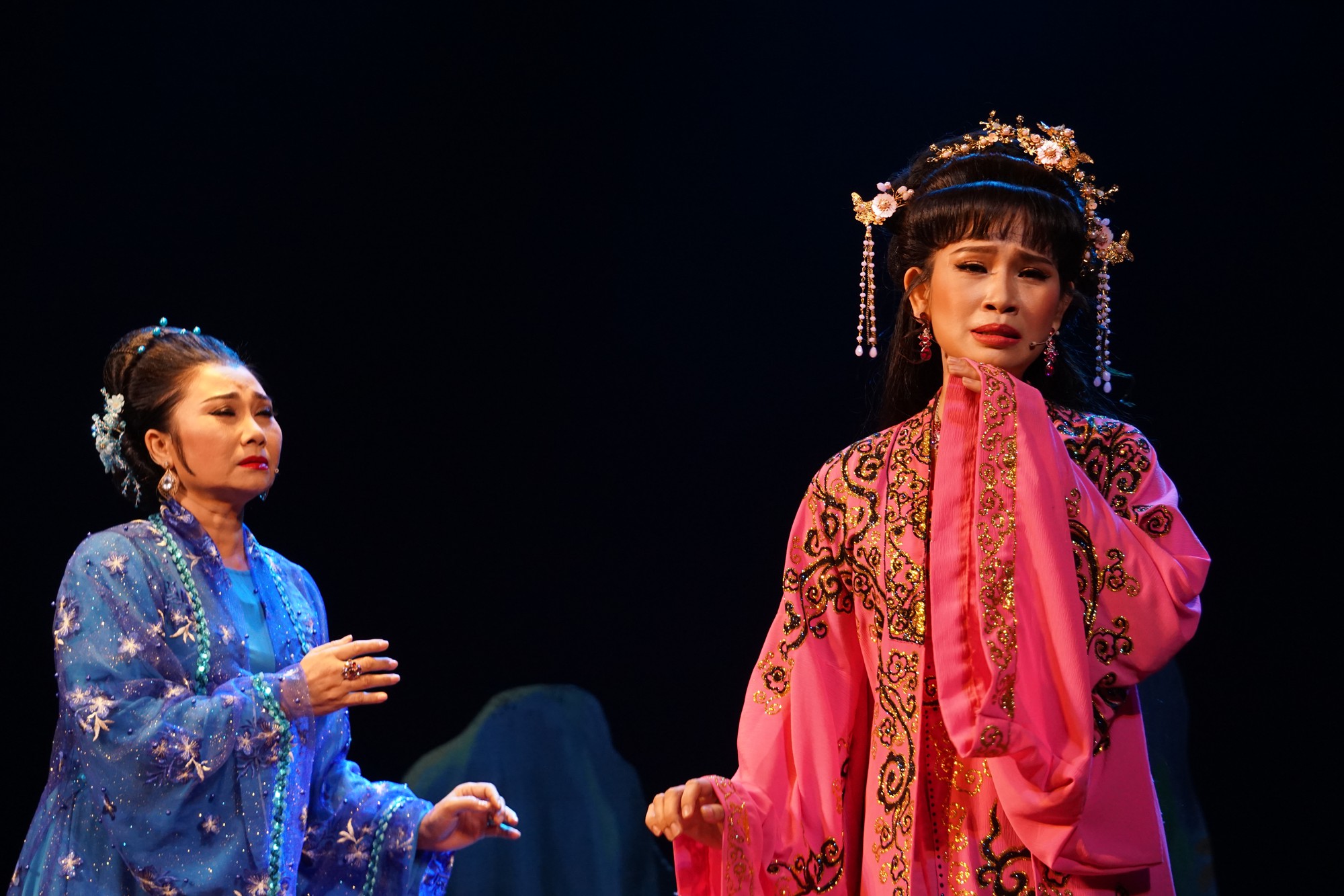 Th&ecirc;m một nữ đạo diễn trẻ dựng vở lịch sử - Ảnh 6.