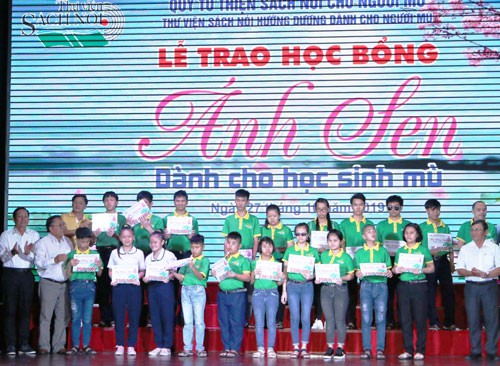 Trao 355 suất học bổng Ánh Sen, 516 suất học bổng Khuyến tài