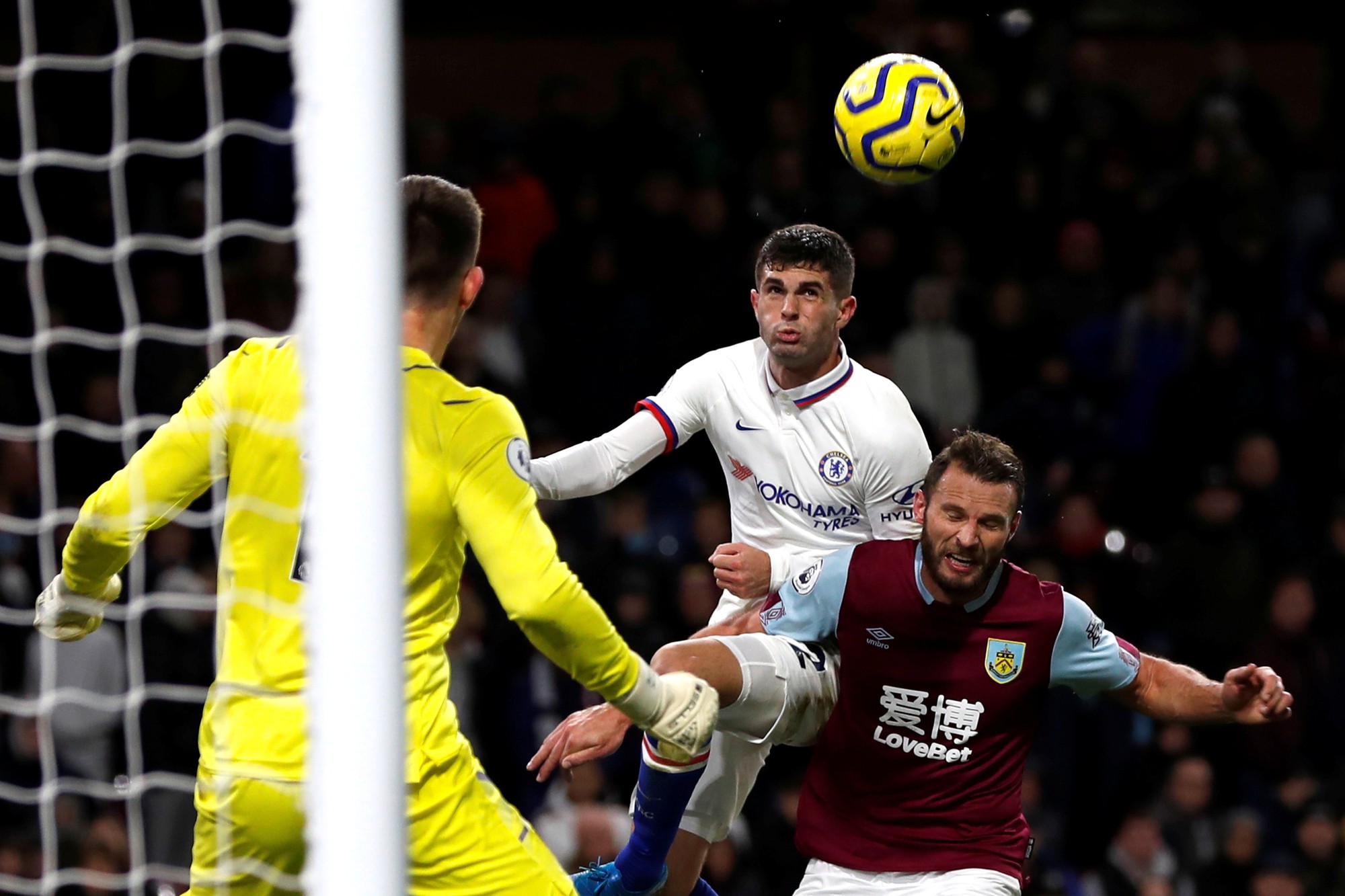 Sao 60 triệu bảng lập hat-trick, Chelsea mơ tranh ngôi vô địch