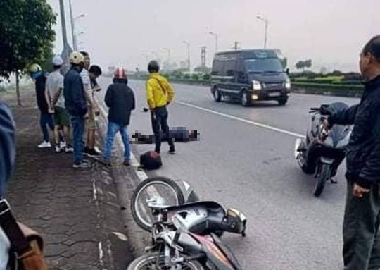 Chạy xe máy tốc độ cao tự ngã, 2 thanh thiếu niên thương vong