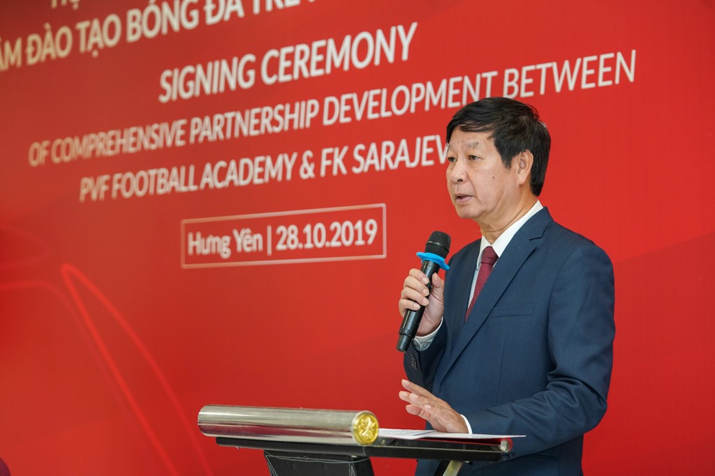 PVF và CLB Sarajevo hợp tác đưa cầu thủ sang Bosnia & Herzegovina chơi bóng - Ảnh 1.