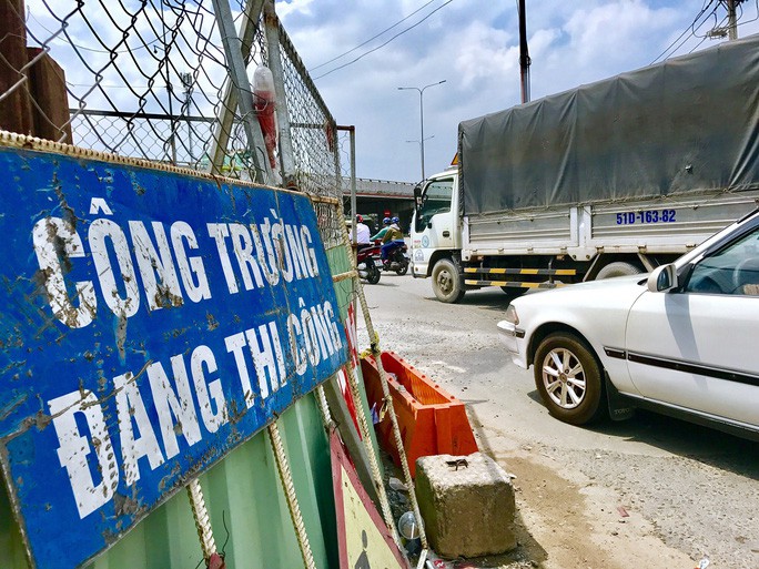Đồng loạt kiểm tra 10 công trình giao thông trọng điểm ở TP HCM - Ảnh 1.