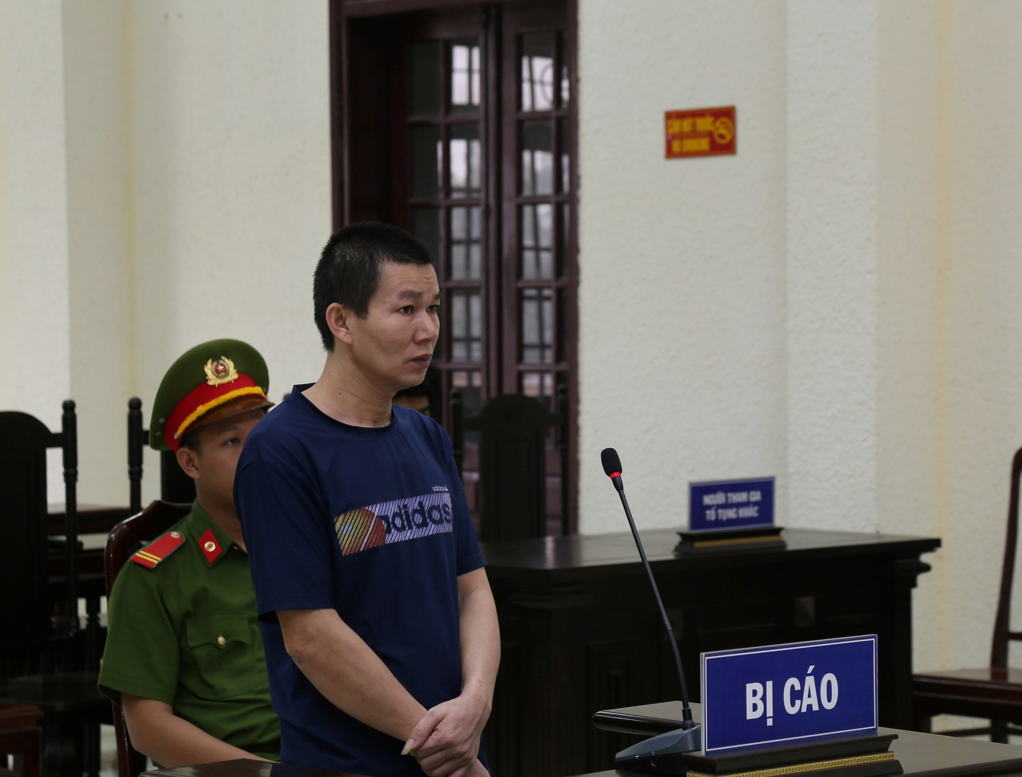 Đổ xăng đốt bà cụ 76 tuổi vì nghĩ bị xúc phạm, lĩnh 20 năm tù