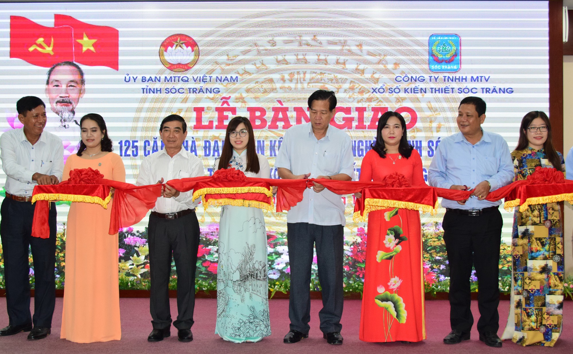 S&oacute;c Trăng vận động quỹ v&igrave; người ngh&egrave;o tr&ecirc;n 315 tỉ đồng - Ảnh 1.