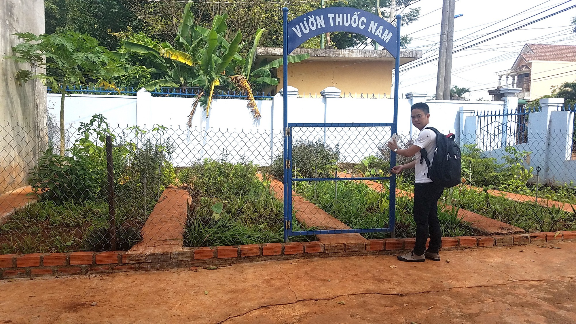 X&ocirc;n xao đơn tố c&aacute;o hiệu trưởng lạm thu, độc đo&aacute;n - Ảnh 2.