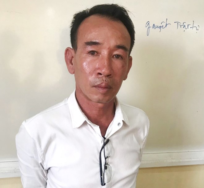 Hàng chục côn đồ xông vào quán ăn chém loạn xạ, 5 người trọng thương - Ảnh 1.