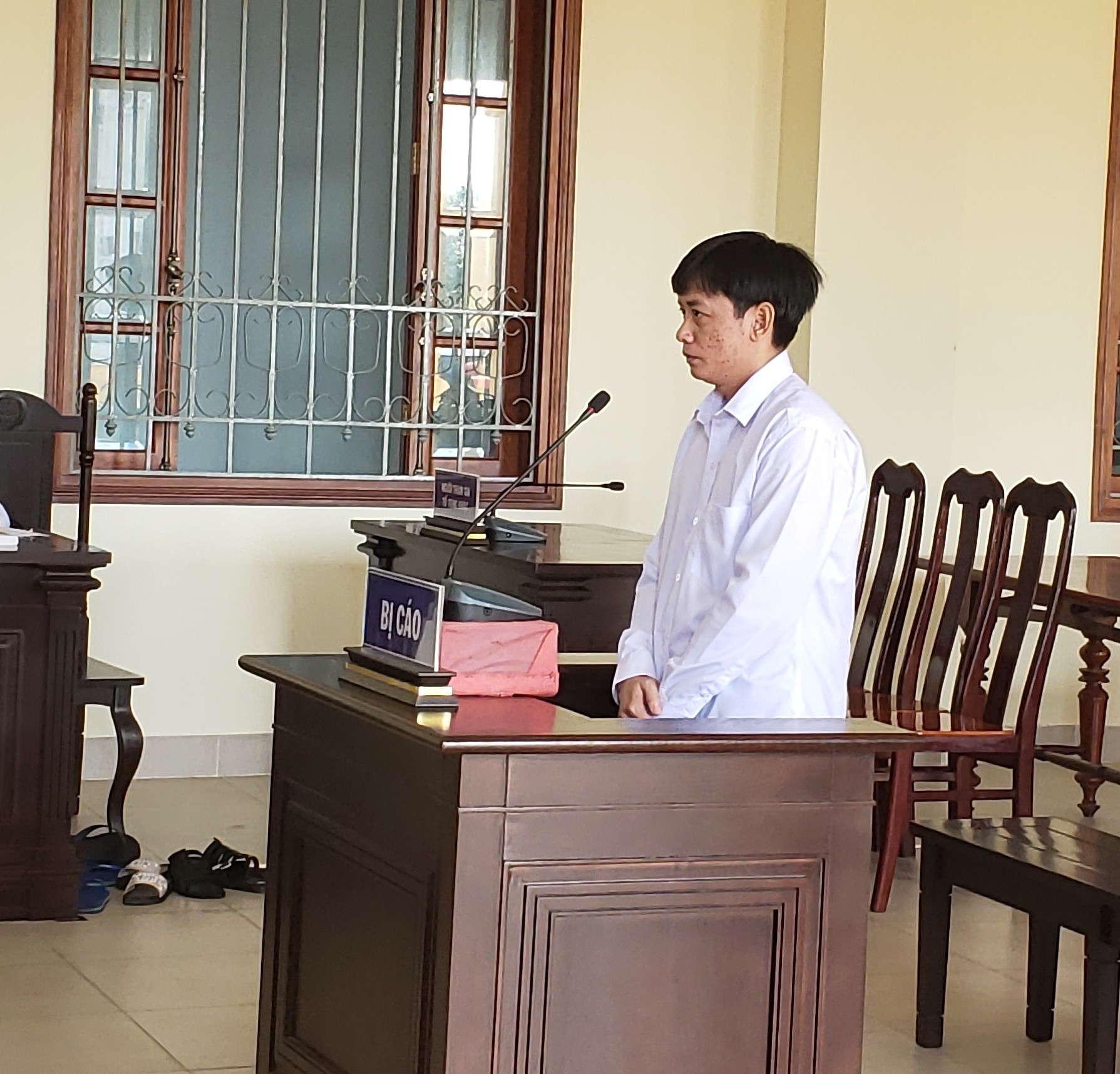 Cựu thiếu t&aacute; k&ecirc;u oan v&igrave; bị kết tội tổ chức đ&aacute;nh bạc - Ảnh 1.