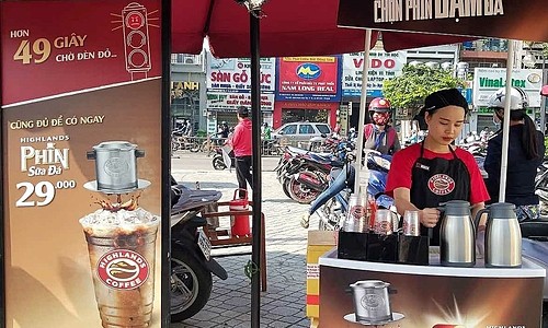 Đại gia cà phê đua nhau 'xuống đường'