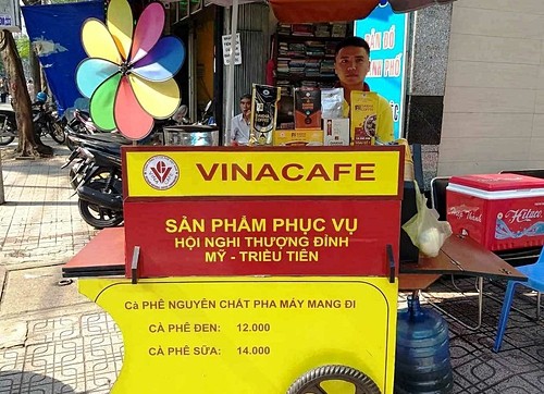 Đại gia c&agrave; ph&ecirc; đua nhau xuống đường - Ảnh 2.