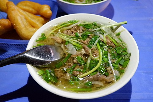 Những món ăn vỉa hè cho người chơi đêm Hà Nội