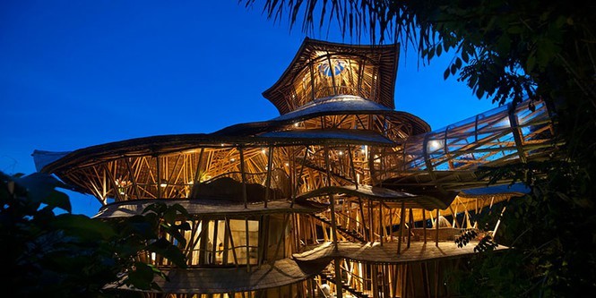 Ngỡ ng&agrave;ng &ldquo;biệt thự tre&rdquo; 6 tầng tuyệt đẹp giữa rừng - Ảnh 9.
