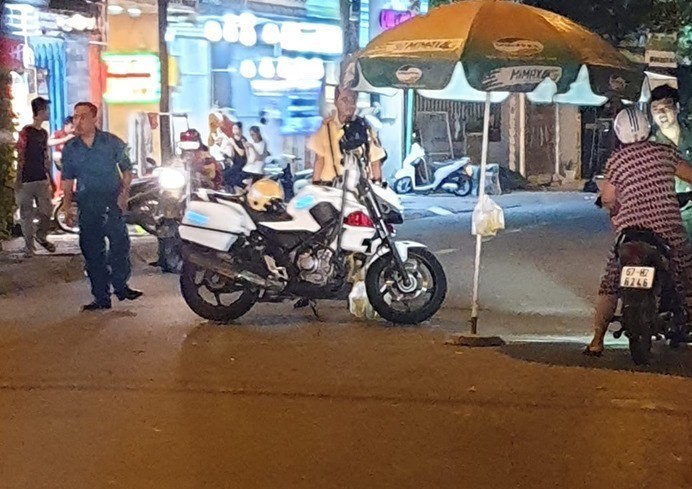 Phong tỏa đường, khám căn nhà nghi liên quan vụ nổ ở Cục Thuế Bình Dương