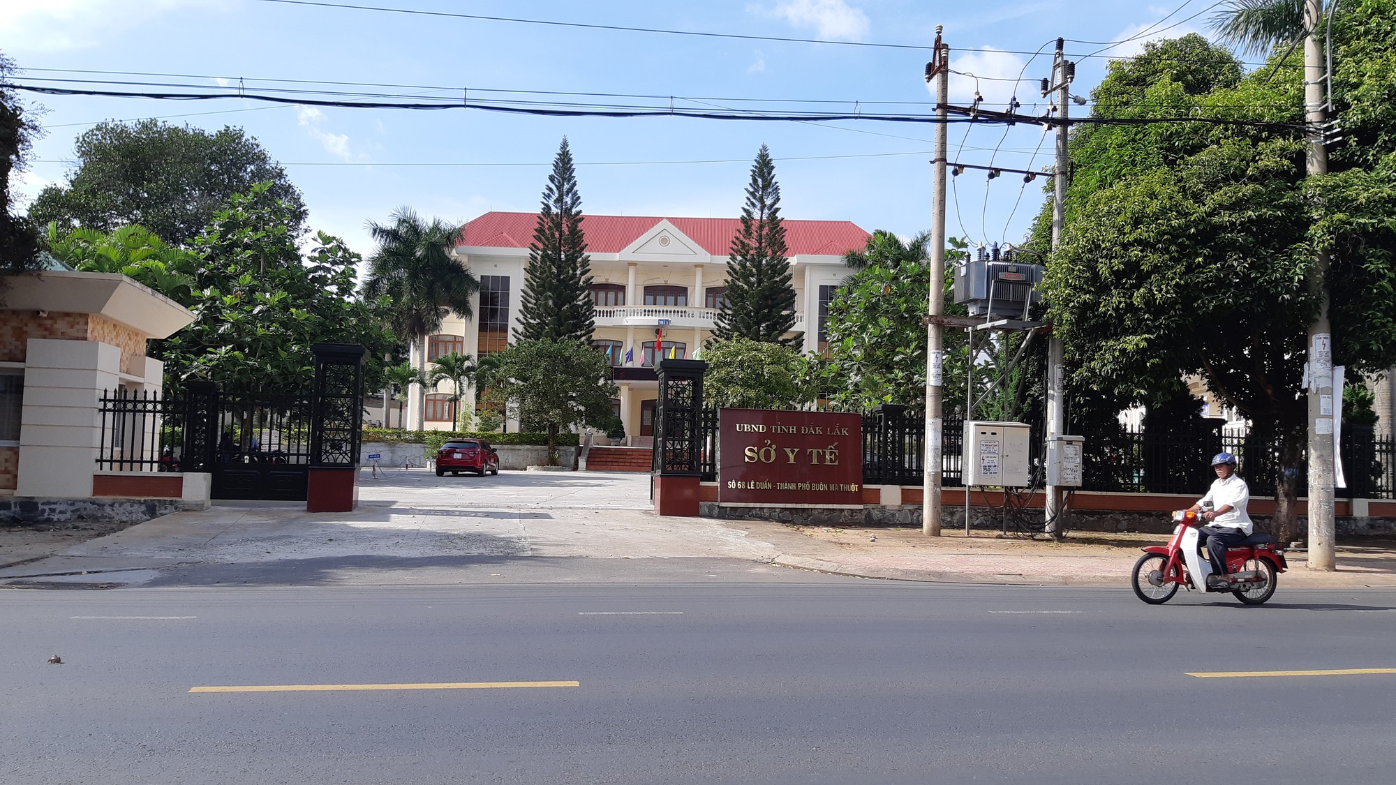 Đắk Lắk: Phát hiện 6 nhân viên y tế dùng bằng cấp giả