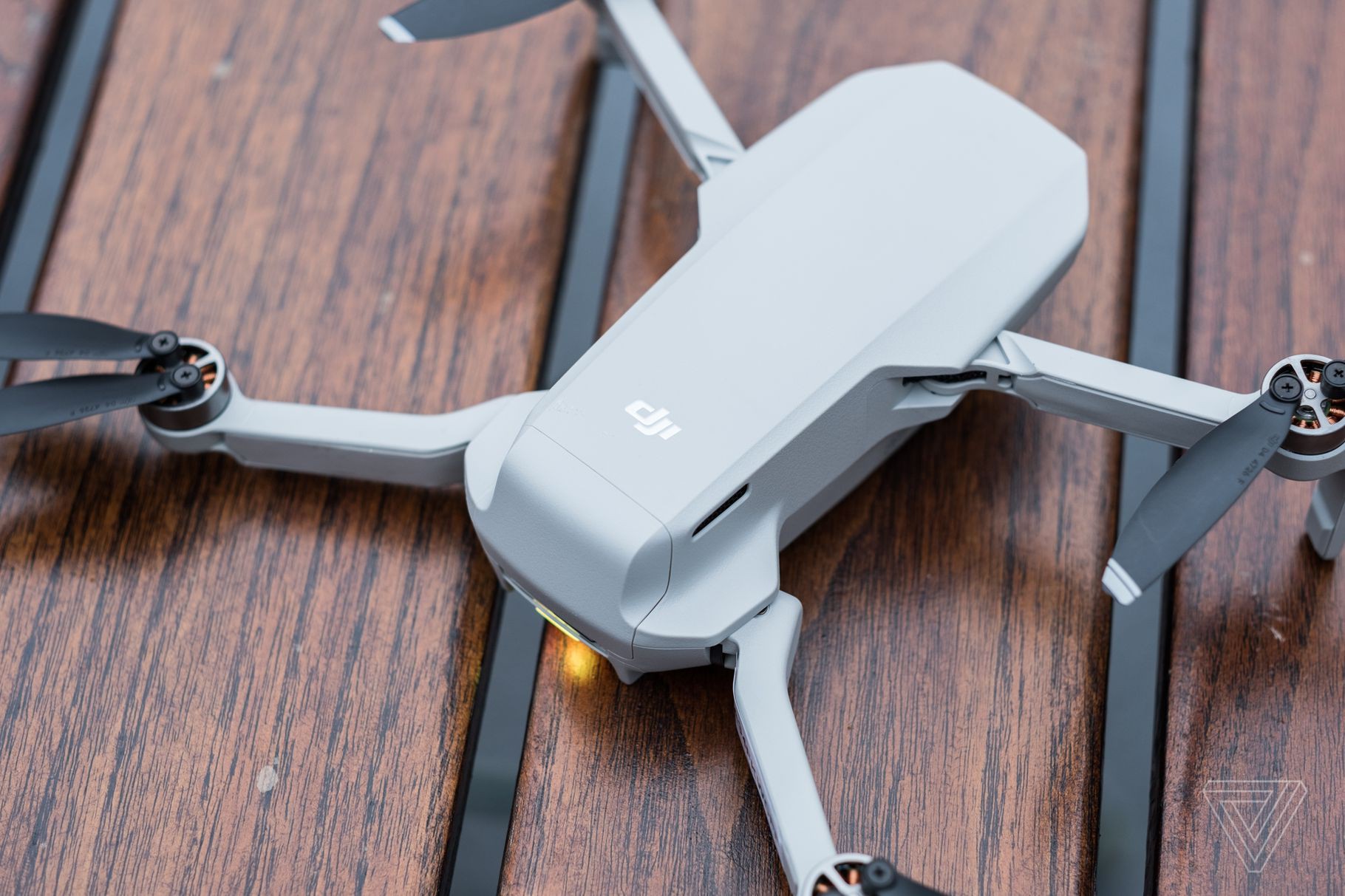 Mỹ cấm bay toàn bộ UAV “phi khẩn cấp” của Trung Quốc