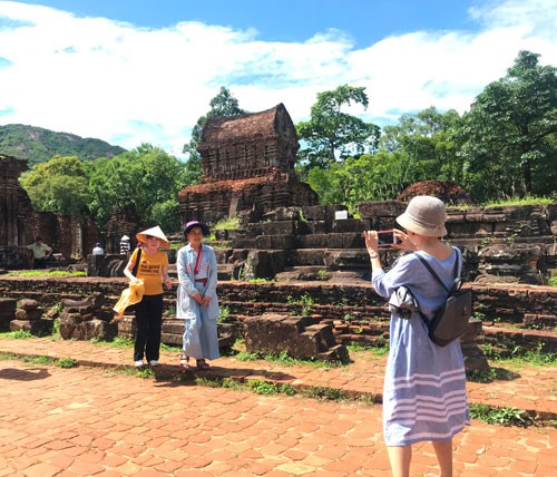"Nút thắt" visa: Càng gỡ càng rối !