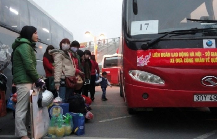 Hà Nội: Hỗ trợ xe đưa 1.600 công nhân về quê đón Tết