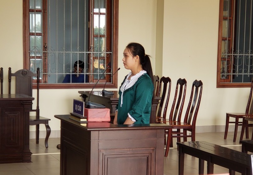 Cô gái 9X ở tù 3 lần, chưa đóng án phí tiếp tục trộm, cướp