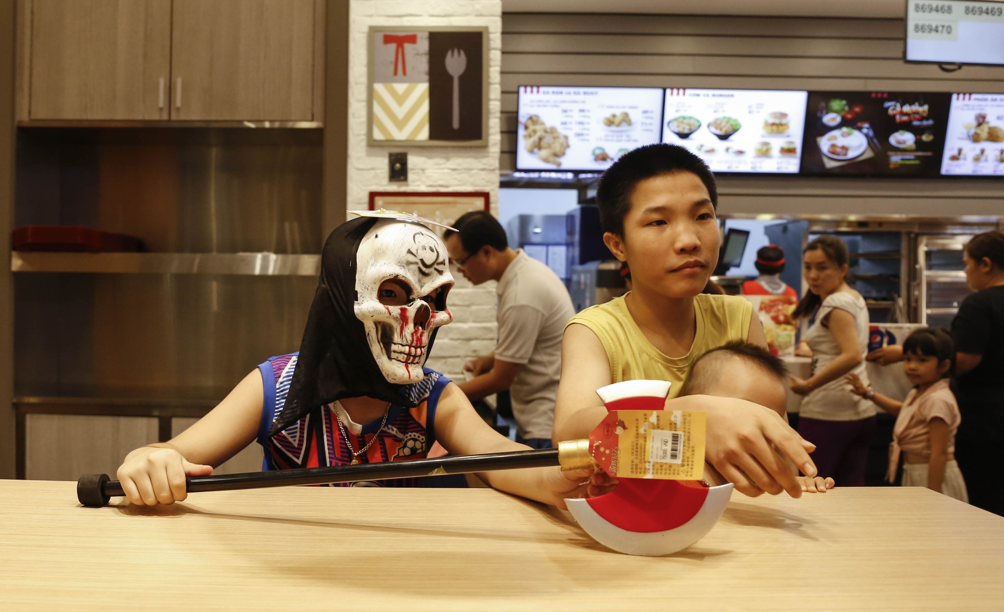 Giới trẻ TP HCM với những sắc thái mùa Halloween - Ảnh 9.