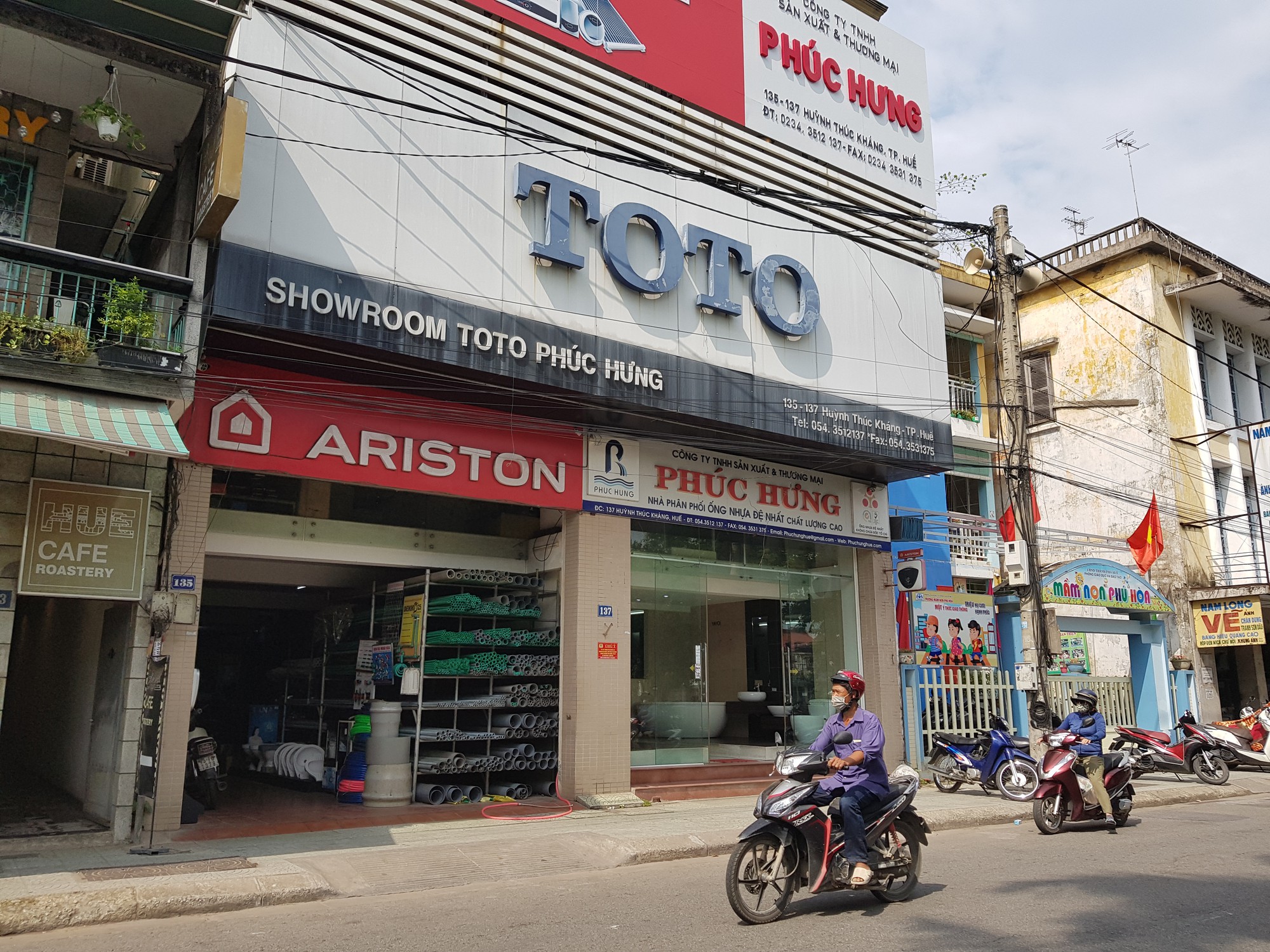 Kỷ luật nguyên Phó Chủ tịch UBND tỉnh Thừa Thiên - Huế vì bán tài sản công