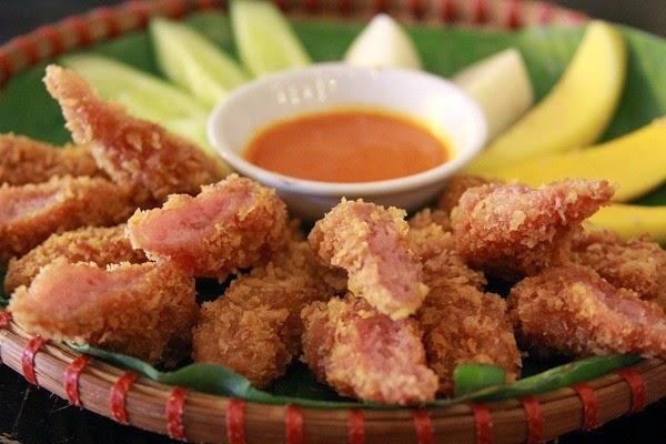Nem chua rán - đặc sản đường phố ngon rẻ của Hà Nội