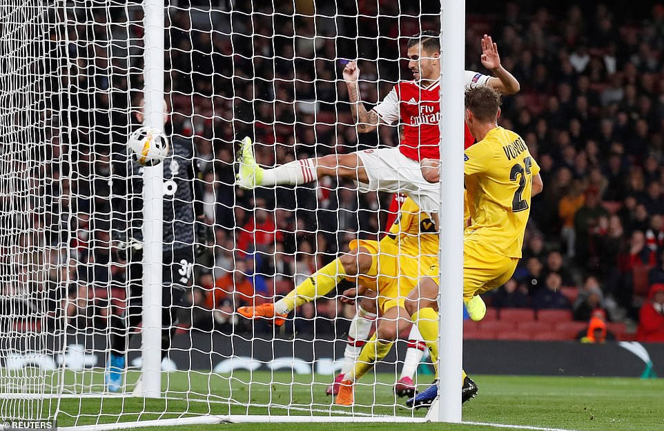 Sao 18 tuổi bùng nổ, Arsenal lên ngôi đỉnh bảng Europa League - Ảnh 6.