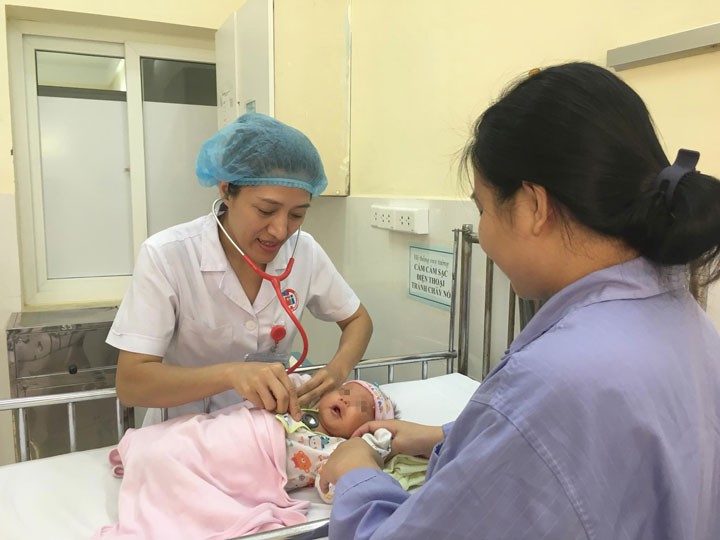 Mẹ uống thuốc nam để lợi sữa khiến trẻ sơ sinh nguy kịch
