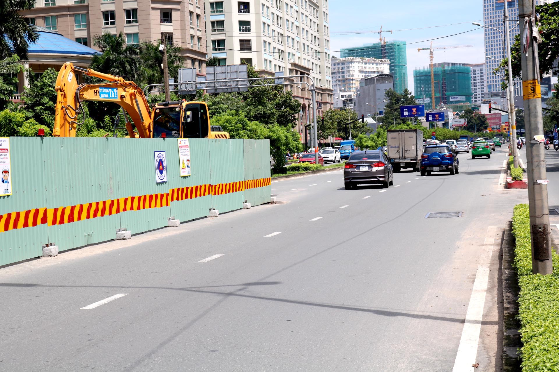 Bắt đầu giải cứu rốn ngập Nguyễn Hữu Cảnh - Ảnh 2.
