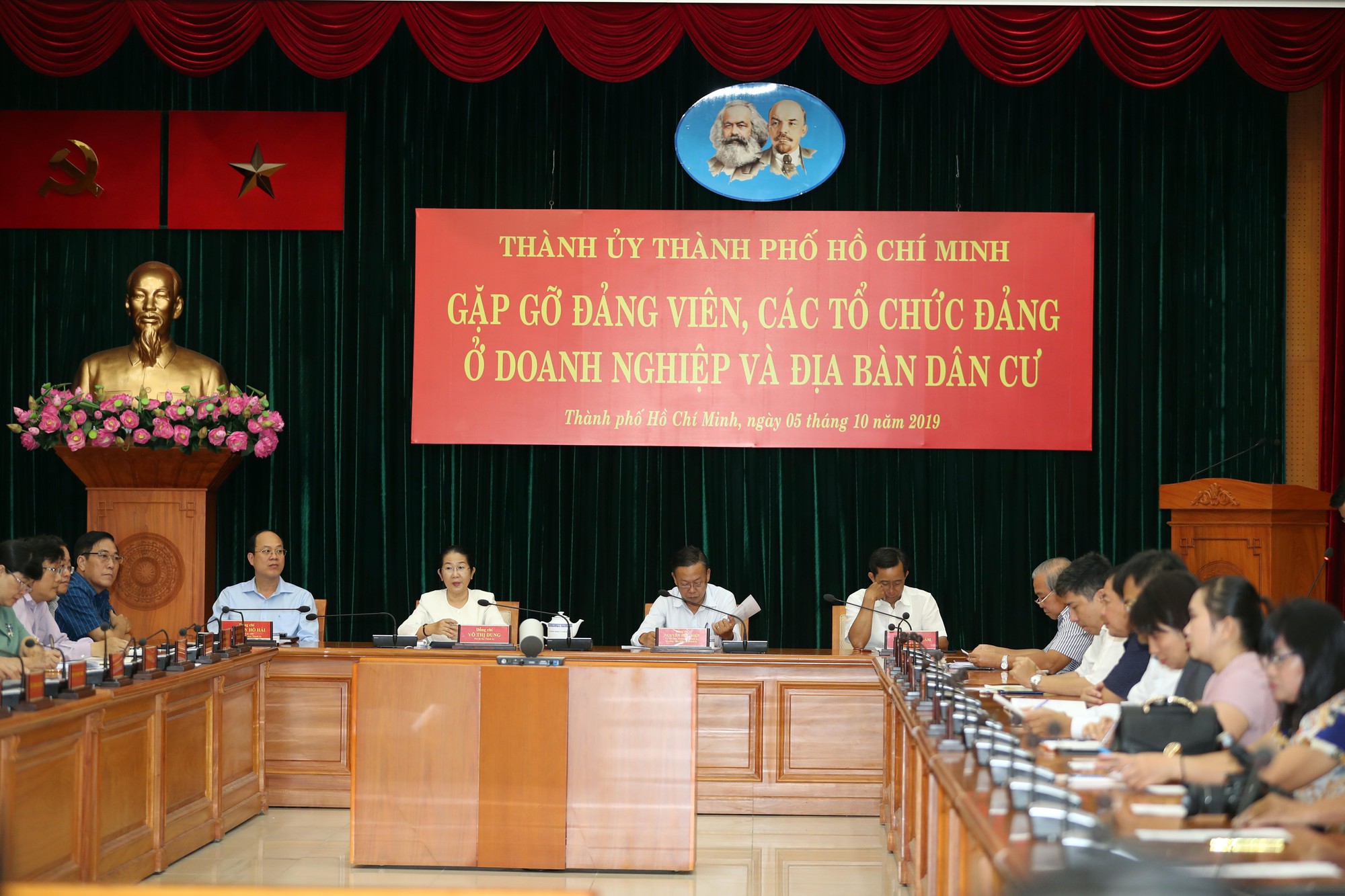 Mỗi đảng vi&ecirc;n phải l&agrave; một tấm gương trong lối sống, lao động sản xuất - Ảnh 1.