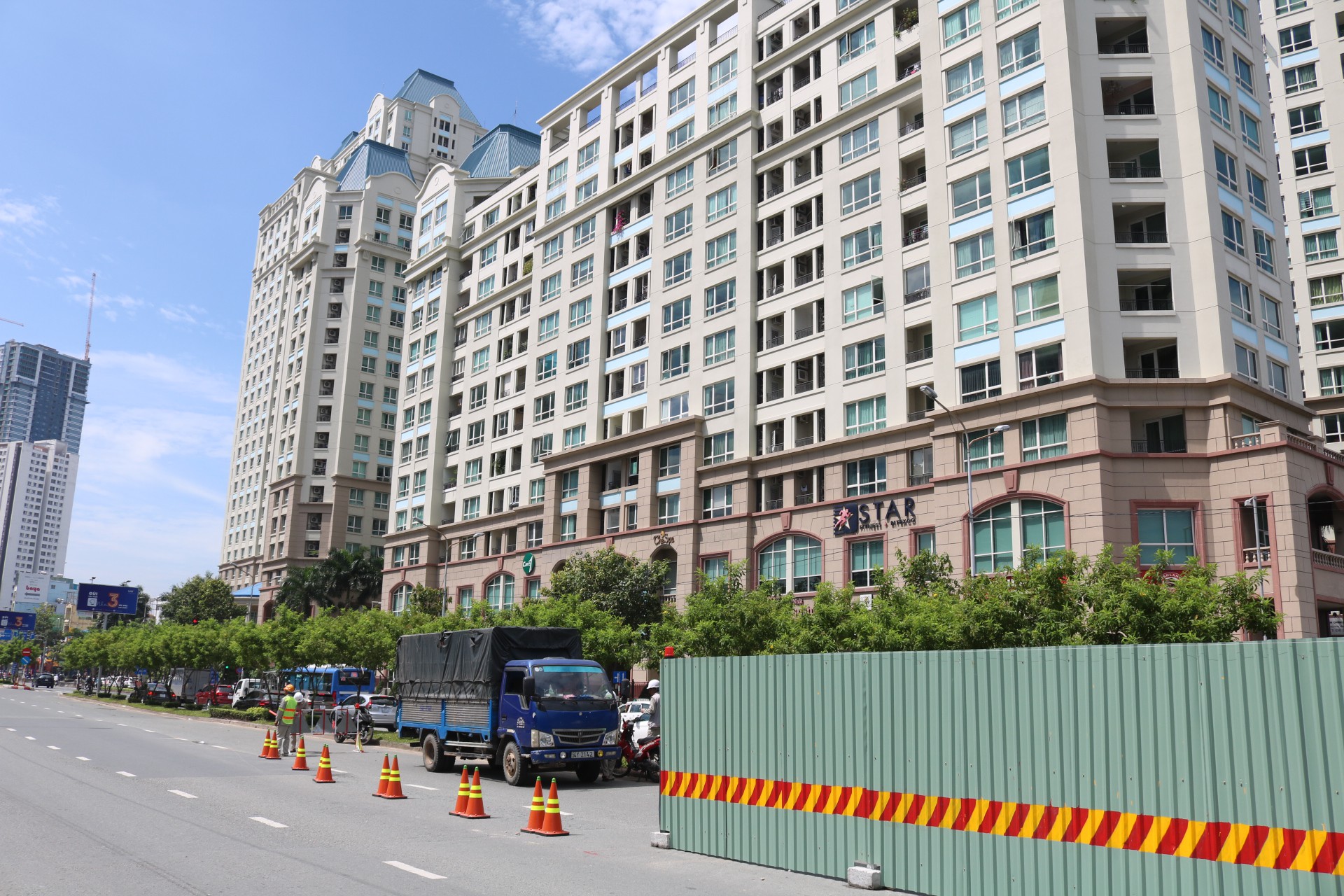 Bắt đầu giải cứu "rốn ngập" Nguyễn Hữu Cảnh