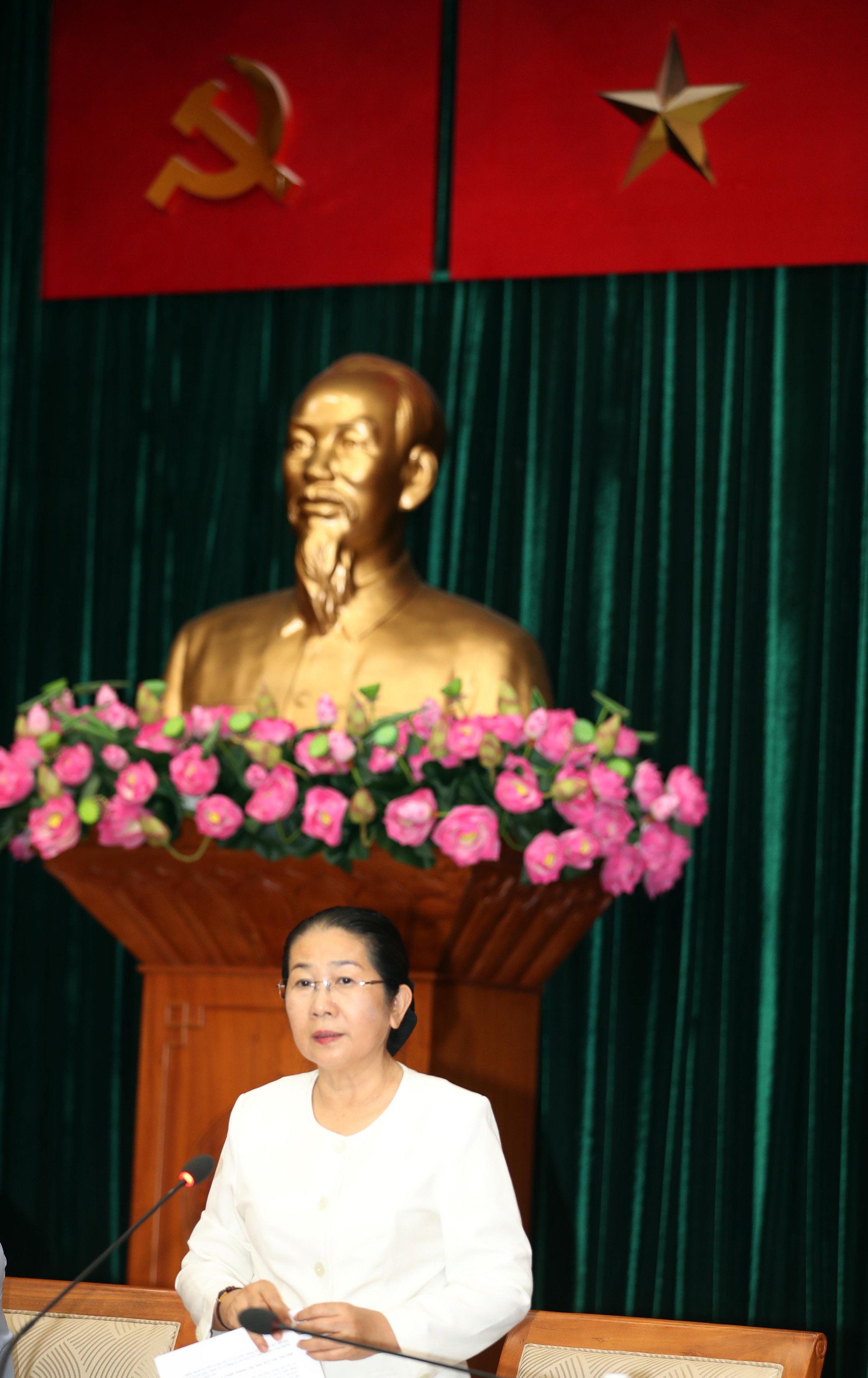 Mỗi đảng vi&ecirc;n phải l&agrave; một tấm gương trong lối sống, lao động sản xuất - Ảnh 2.