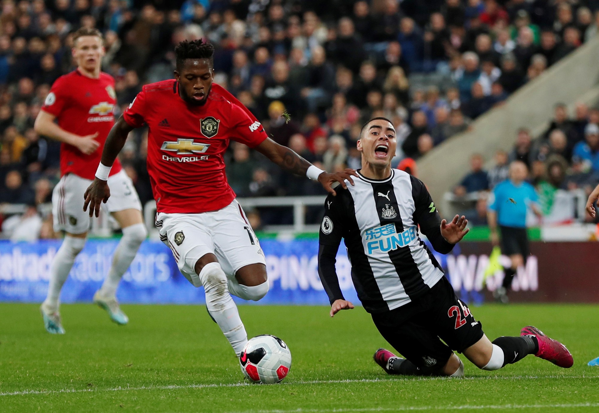 Man United gục ng&atilde; trước Newcastle - Ảnh 2.