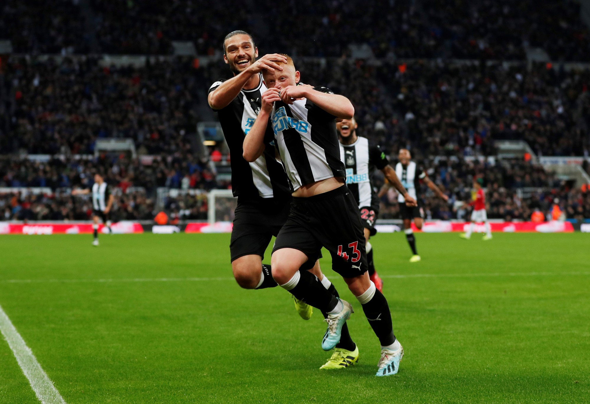 Man United gục ng&atilde; trước Newcastle - Ảnh 3.