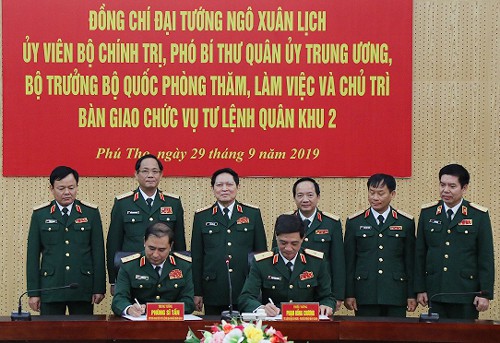 Điều động, bổ nhiệm 5 tướng lĩnh quân đội trong các vị trí Tư lệnh Quân khu - Ảnh 3.