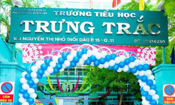 14 học sinh nhập viện vì nôn ói, đau bụng sau khi ăn bánh mì