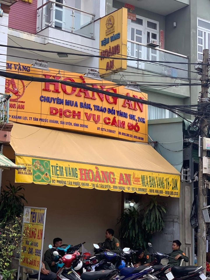 B&igrave;nh Dương: C&ocirc;ng an điều tra vụ kẻ trộm cạy cửa lấy h&agrave;ng trăm c&acirc;y v&agrave;ng - Ảnh 1.
