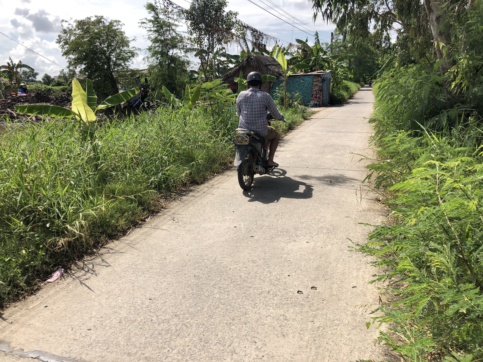 Đường tiền tỉ mới nghiệm thu đã xuống cấp do... chạy Tết - Ảnh 3.