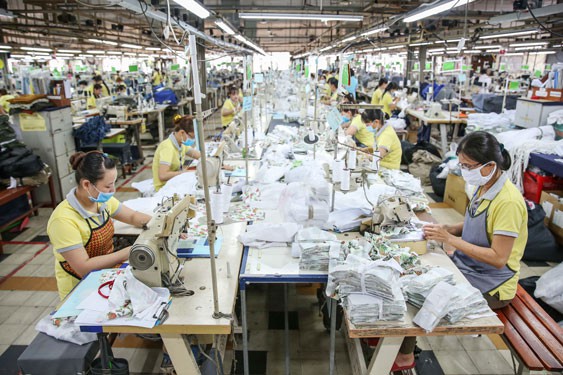 Kh&ocirc;ng thể tăng năng suất bằng tăng giờ l&agrave;m - Ảnh 1.