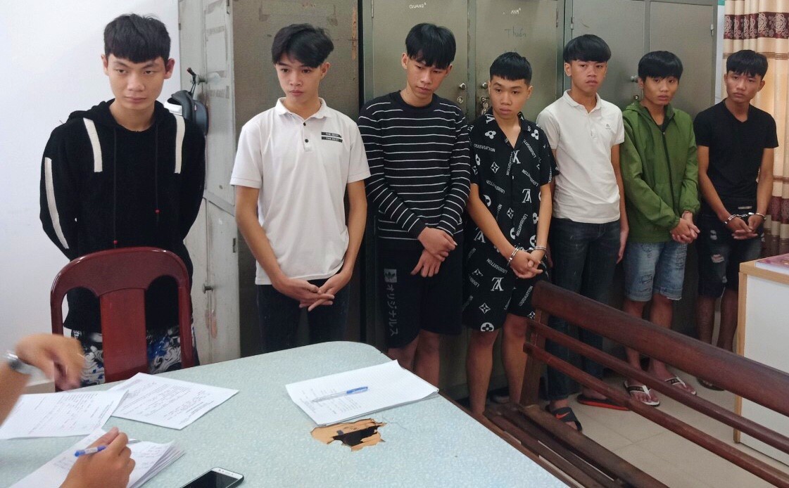 Bắt nhóm thanh thiếu niên chém nhau giữa trung tâm Đà Nẵng
