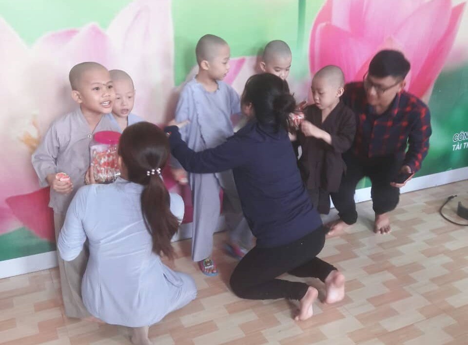 Vụ đại náo "Tịnh thất Bồng Lai": Cô gái quyết đi tu